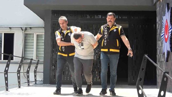 Babasını Bıçakla Öldüren Adliyeye Sevk Edildi