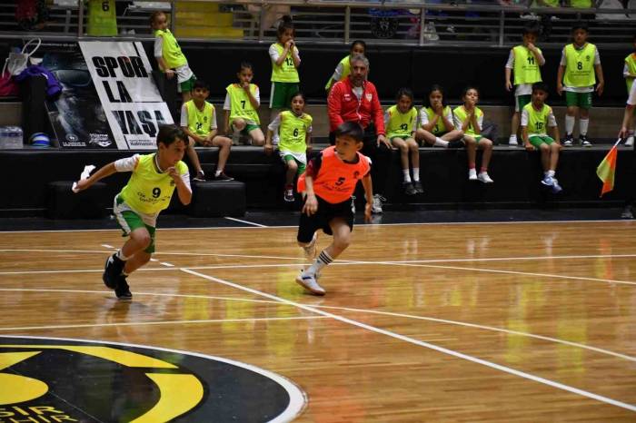 Geleneksel Çocuk Oyunlarında Coşkulu Final