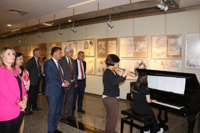 Öğrencilerden Yıl Sonu Sanat Sergisi