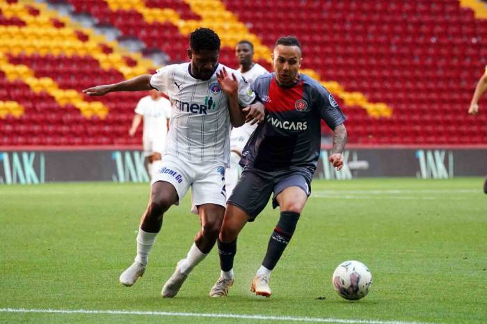 Spor Toto Süper Lig: Fatih Karagümrük: 1 - Kasımpaşa: 0 (ilk Yarı)