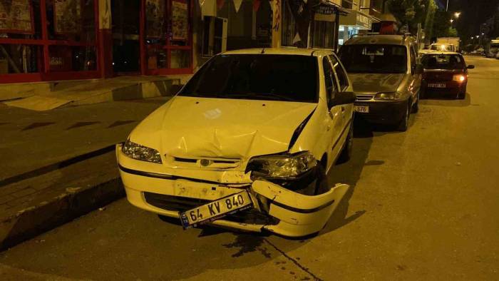 İki Otomobilin Çarpışmasında 5 Kişi Yaralandı