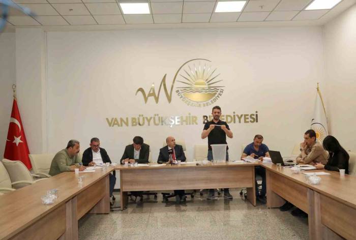 Van Büyükşehir Belediyesinin Alacağı 234 Mevsimlik İşçi Kura İle Belirlendi