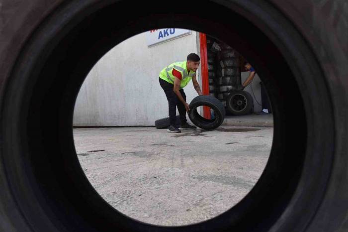 Ömrünü Tamamlamış Lastikler, Ekonomiye Kazandırılıyor