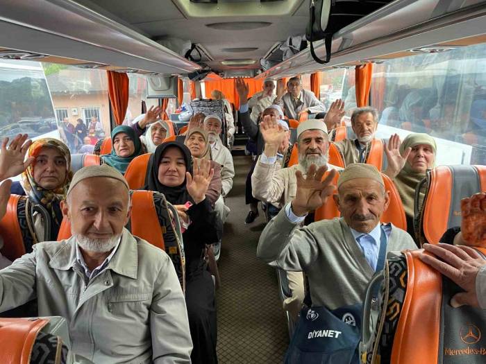 Yozgat’ta 150 Hacı Adayı Dualarla Kutsal Topraklara Uğurlandı