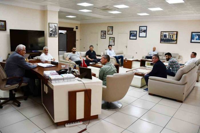 Cahit Terzi İmzayı Attı, Göreve Başladı