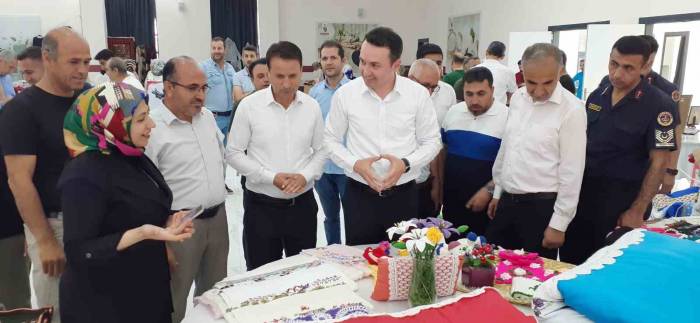 Samsat’ta El Emeği Göz Nuru Eserler Sergilendi