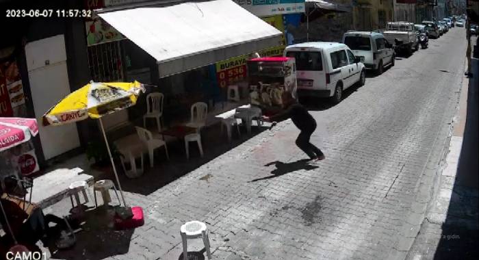 Adliye Karşısındaki Silahlı Kavga Kameralara Yansıdı