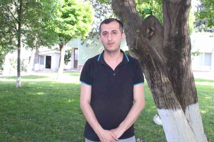 "izban Kekosu" Diye Küçümsenen Yazar, Dolandırıcıların Tuzağına Düştü