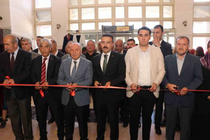 Ahlat’ta Yılsonu Sergisi