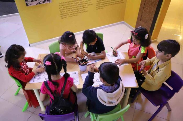 Anaokulu Öğrencilerine Tarihi Mekanlarda Farkındalık Eğitimi