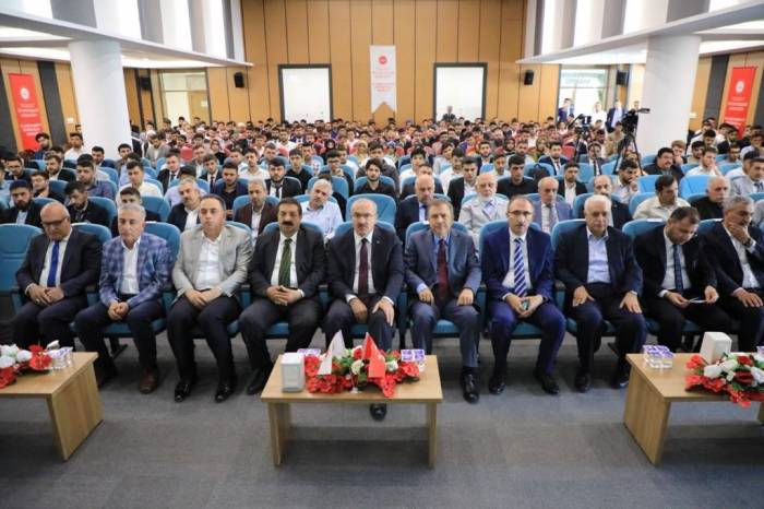 Elazığ’da Din Görevlilerinin Meslek Eğitimi Başladı