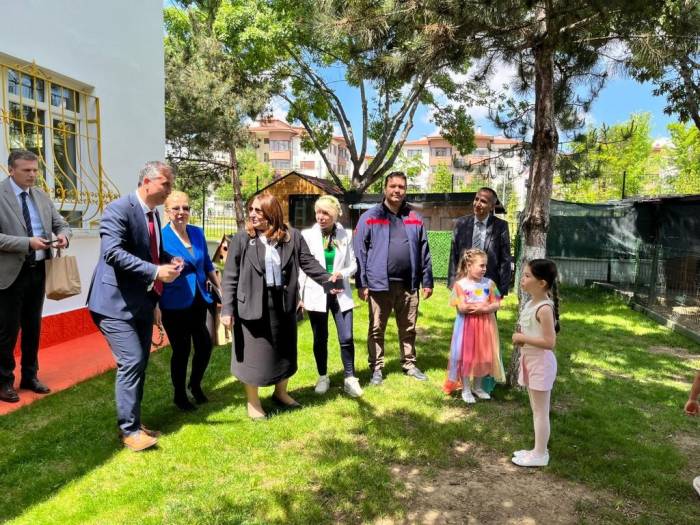 Minik Ellerin Hazırladığı Ürünler Kitapla Takas Yapıldı