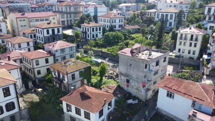 Giresun’da Rumlar İle Türklerin Yıllarca Yaşadığı Tarihi Evlerde Kentsel Dönüşüm Başladı