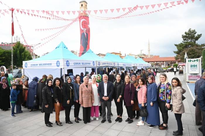 Kadın Kültür Merkezi Kursiyerleri Stant Açtı