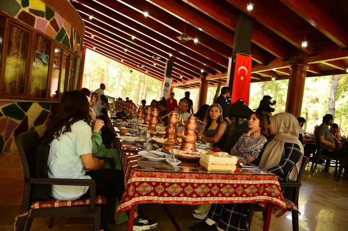 Üniversiteli Depremzede Öğrenciler Heyecan Parkı’nda Stres Attı