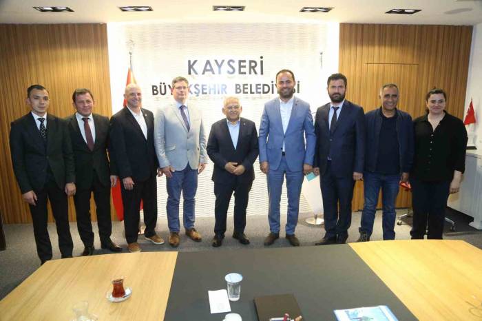 Başkan Büyükkılıç’a Uluslararası Sağır Sporları Komitesi’nden Ziyaret