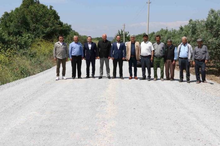 Akhisar’da Yollar Asfalta Hazırlandı