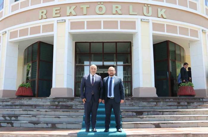 Muş Alparslan Üniversitesinde Devir Teslim Töreni