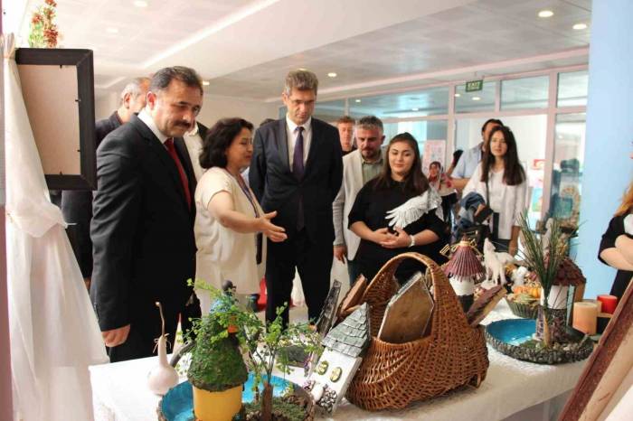 19 Mayıs’ta Yıl Sonu Sergisi