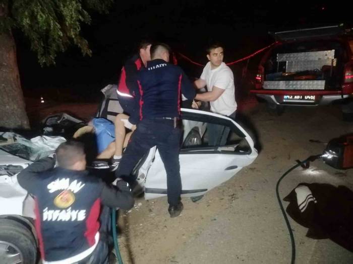 Simav’daki Trafik Kazasında 2 Lise Öğrencisi Hayatını Kaybetti
