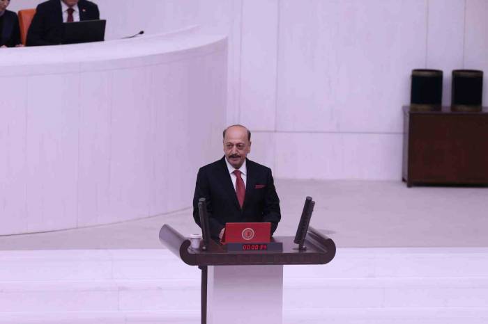 Eski Bakanlar Tbmm’de Yemin Etti