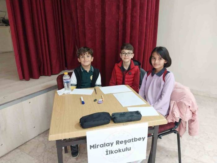 Miralay Reşatbey İlkokulu Bilgi Yarışmasında Birinci Oldu