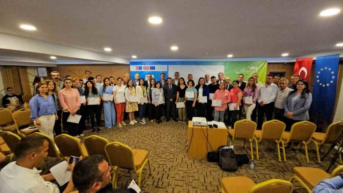 Aydınlı Çiftçiler Güvenli Dijital Pazarlamayı Öğreniyor