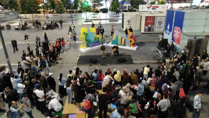 Bağcılar Kitap Fuarı Karnaval Havasında Yaşanıyor