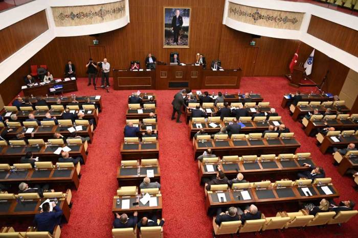 Başkan Murat Köse’nin Konuşması Sırasında Chp Ve İyi Parti Grupları Meclis Salonunu Terk Etti