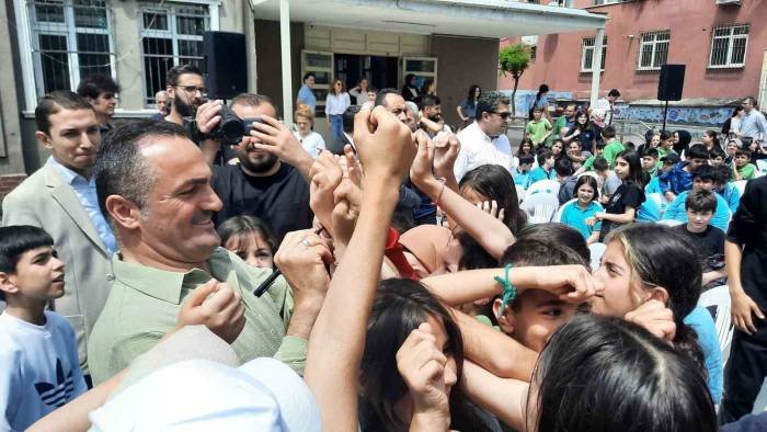 Beyoğlu’nda ‘atık Toplama Kampanyası’na Katılan Öğrenciler Ödüllendirildi
