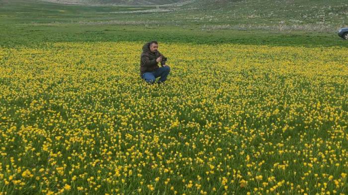 Keşiş Gölü Doğanın Bin Bir Rengiyle Hayran Bırakıyor
