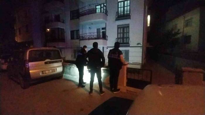 Çorum’da Bir Ev Kurşunlandı