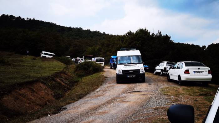 Öldürüp Ormana Attığı Arkadaşının Cesedini Ekiplerle Arayan Sanığa 25 Yıl Hapis