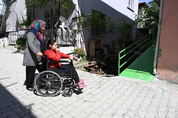 Engelli Sude Ve Annesinin Hayatı Engelli Rampası İle Kolaylaştı