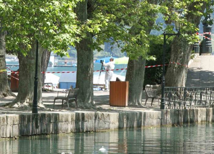 Fransa’da Parkta Çocuklara Düzenlenen Bıçaklı Saldırıya Ait Görüntüler Ortaya Çıktı