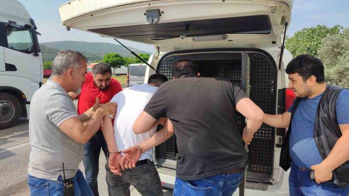 Serbest Bölgeden Sıfır Kilometre Minibüsü Çalan Zanlı Yakalandı