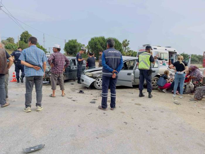 İzmir’de İki Ayrı Feci Kaza: 11 Yaralı