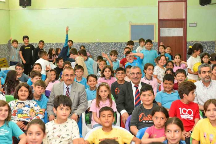Rektör Gavgalı, Mezun Olduğu Okulda Öğrencilerle Buluştu