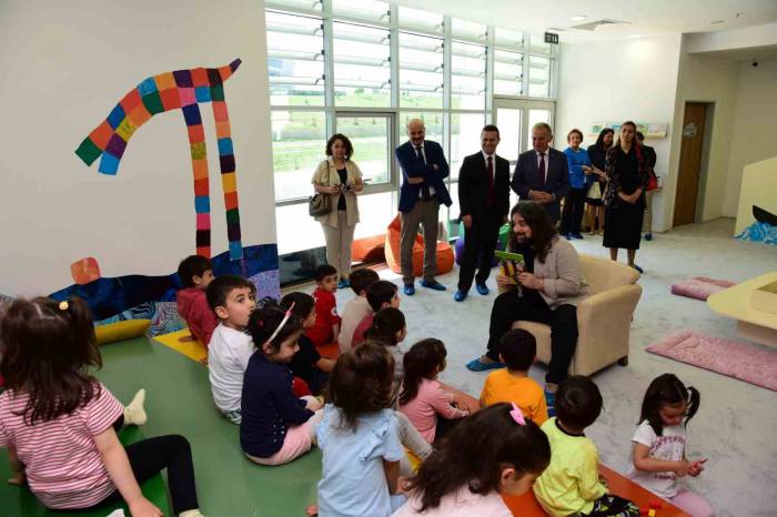 Bu Kütüphane Çocuklara Kitap Sevgisini Aşılayacak