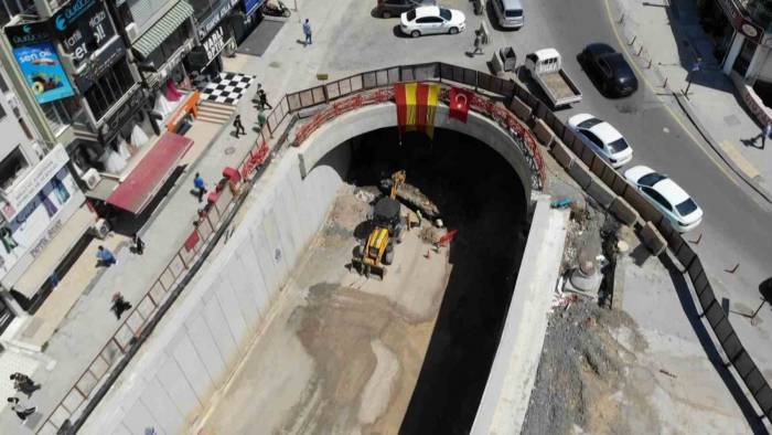 Maltepe’de Tünel Çalışmasında Doğal Gaz Patlaması: Yol Yayalara Kapatıldı