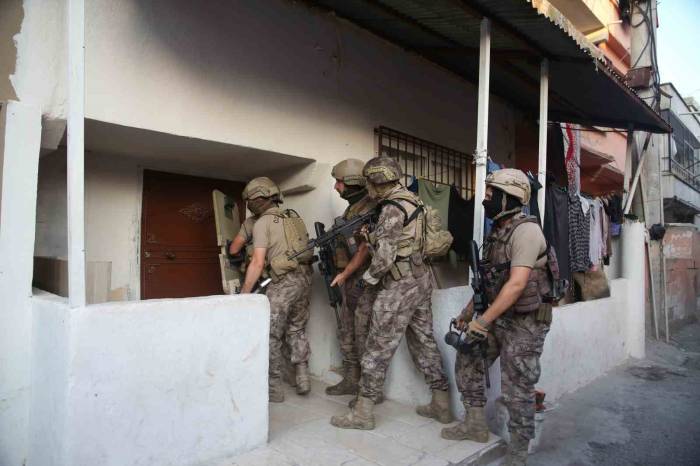 Mersin’de Uyuşturucu Satıcılarına Şafak Operasyonu: 31 Gözaltı Kararı