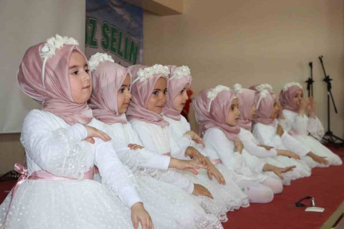 Miniklerin Yıl Sonu Sevinci