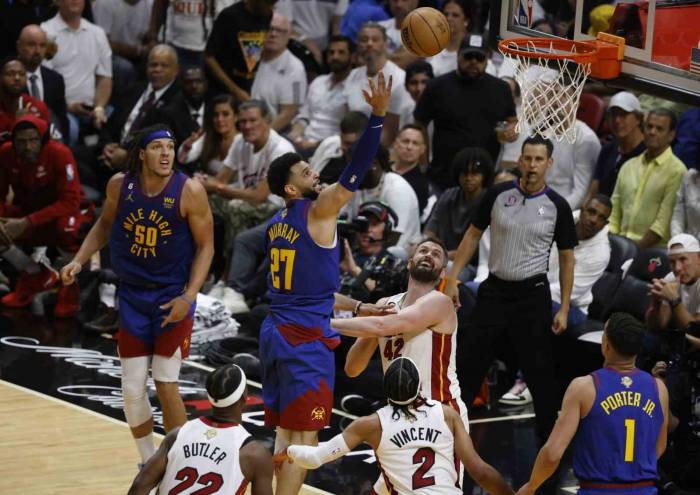 Denver, Miami’yi Deplasmanda Yendi, 2-1 Öne Geçti