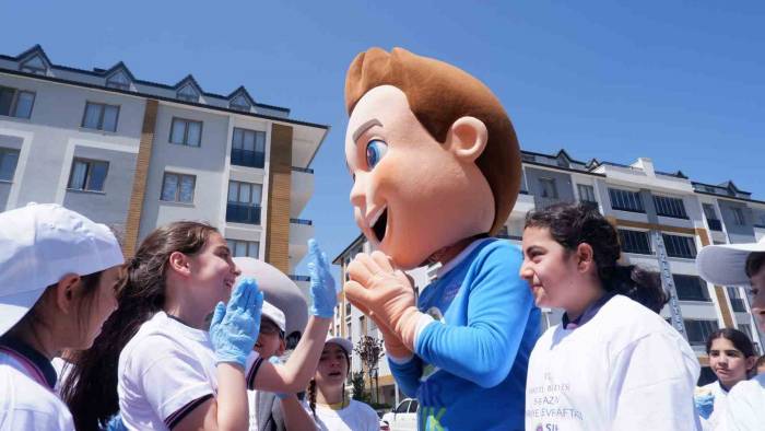 Öğrencilerden Örnek Çevre Farkındalığı