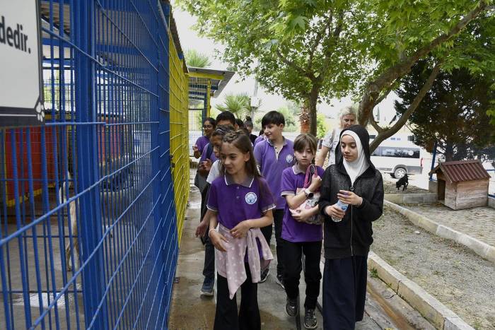 Öğrenciler, Evcil Hayvan Rehabilitasyon Merkezi’ni Gezdi