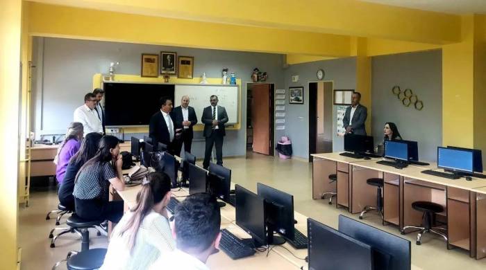 Mesleki Gelişim Seminerleri Devam Ediyor