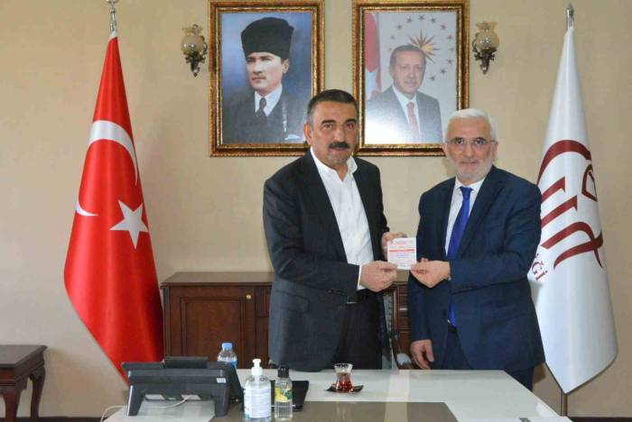 Siirt Valisi Hacıbektaşoğlu, Kurban Vekaletini Türkiye Diyanet Vakfı’na Verdi