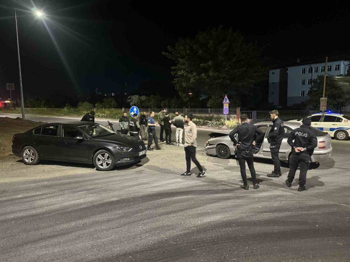 Tekirdağ’da İki Otomobil Çarpıştı: 2 Yaralı