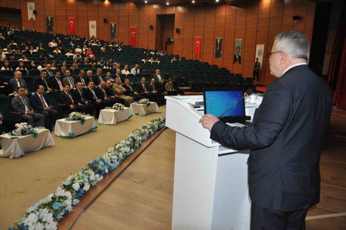 Kars’taki Sempozyumda Doğu Anadolu’daki Mezalimin İzleri Gözler Önüne Serildi