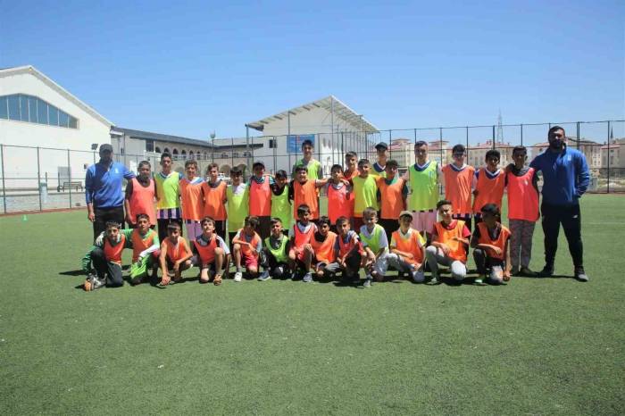 Tuşba Belediyesi 17 Branşta Yaz Kursu Açıyor